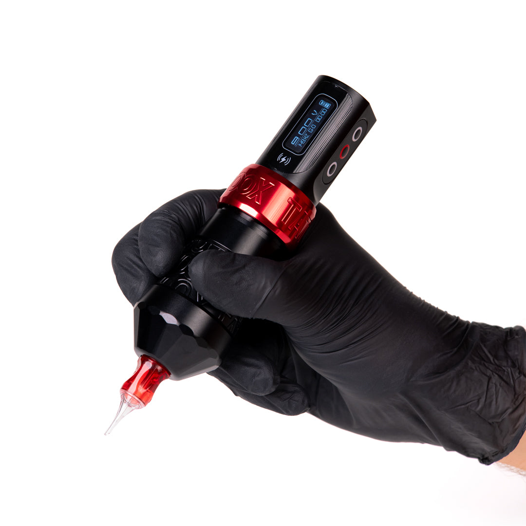 Máquina de tatuar Tattoox PRO en la mano
